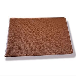 💥ONE DAY SALE💥 LOUIS VUITTON TIAGA brown leather pass case